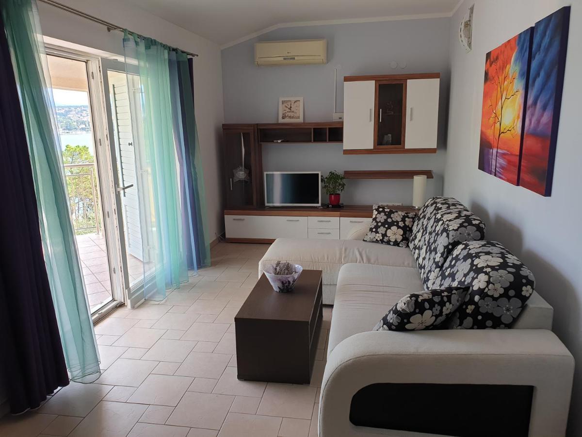 Apartments Mare&Mons Deluxe Malinska Exterior foto