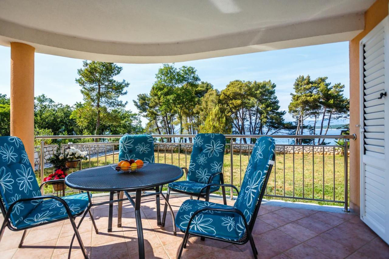 Apartments Mare&Mons Deluxe Malinska Exterior foto