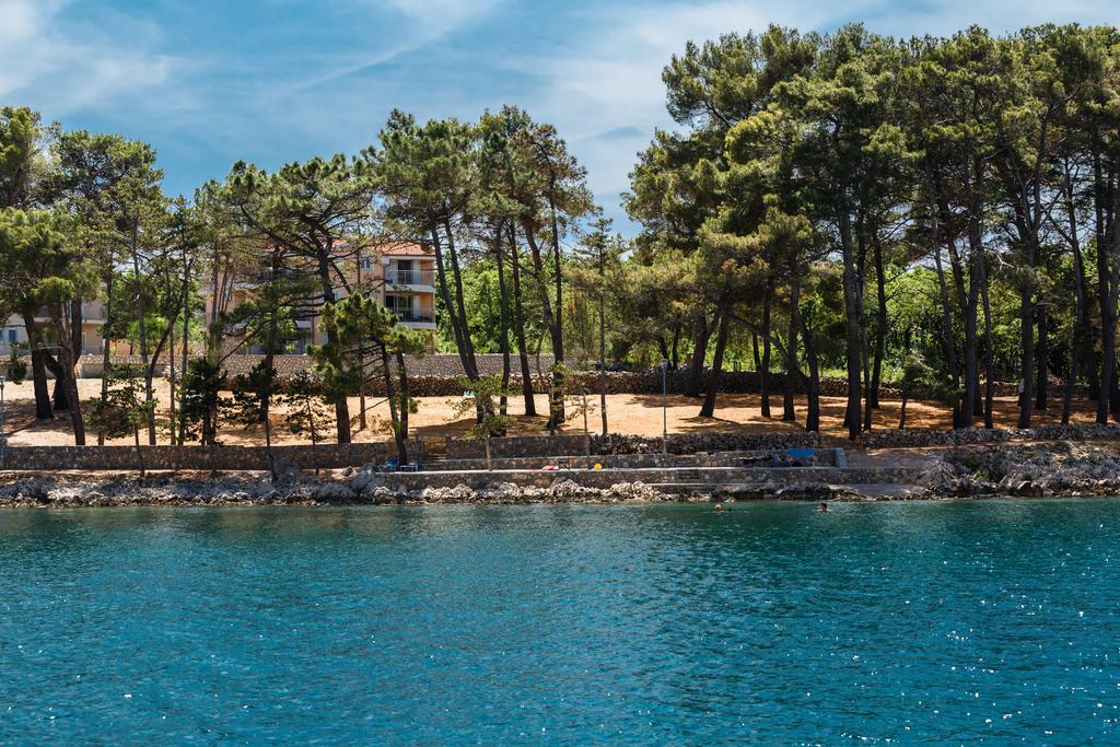 Apartments Mare&Mons Deluxe Malinska Exterior foto