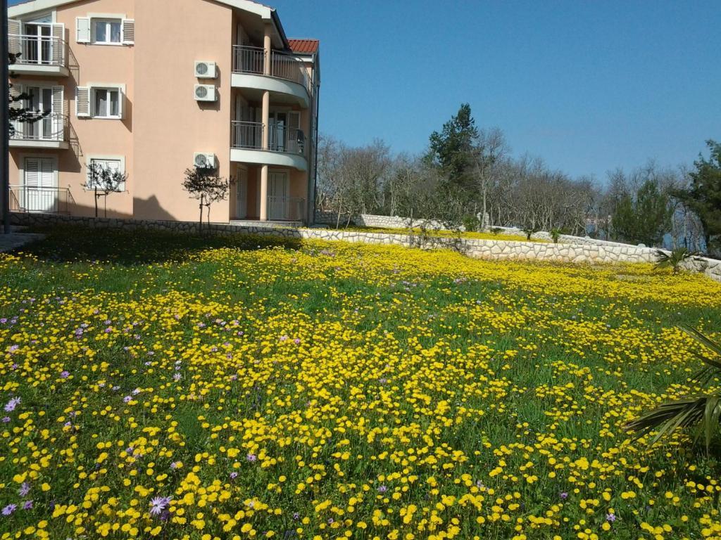 Apartments Mare&Mons Deluxe Malinska Exterior foto