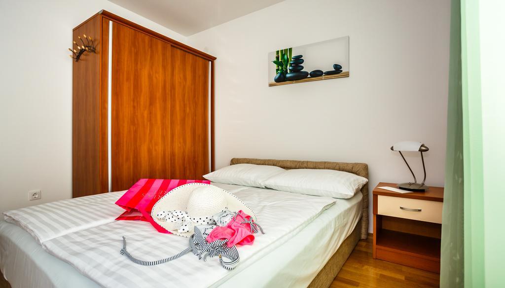 Apartments Mare&Mons Deluxe Malinska Exterior foto