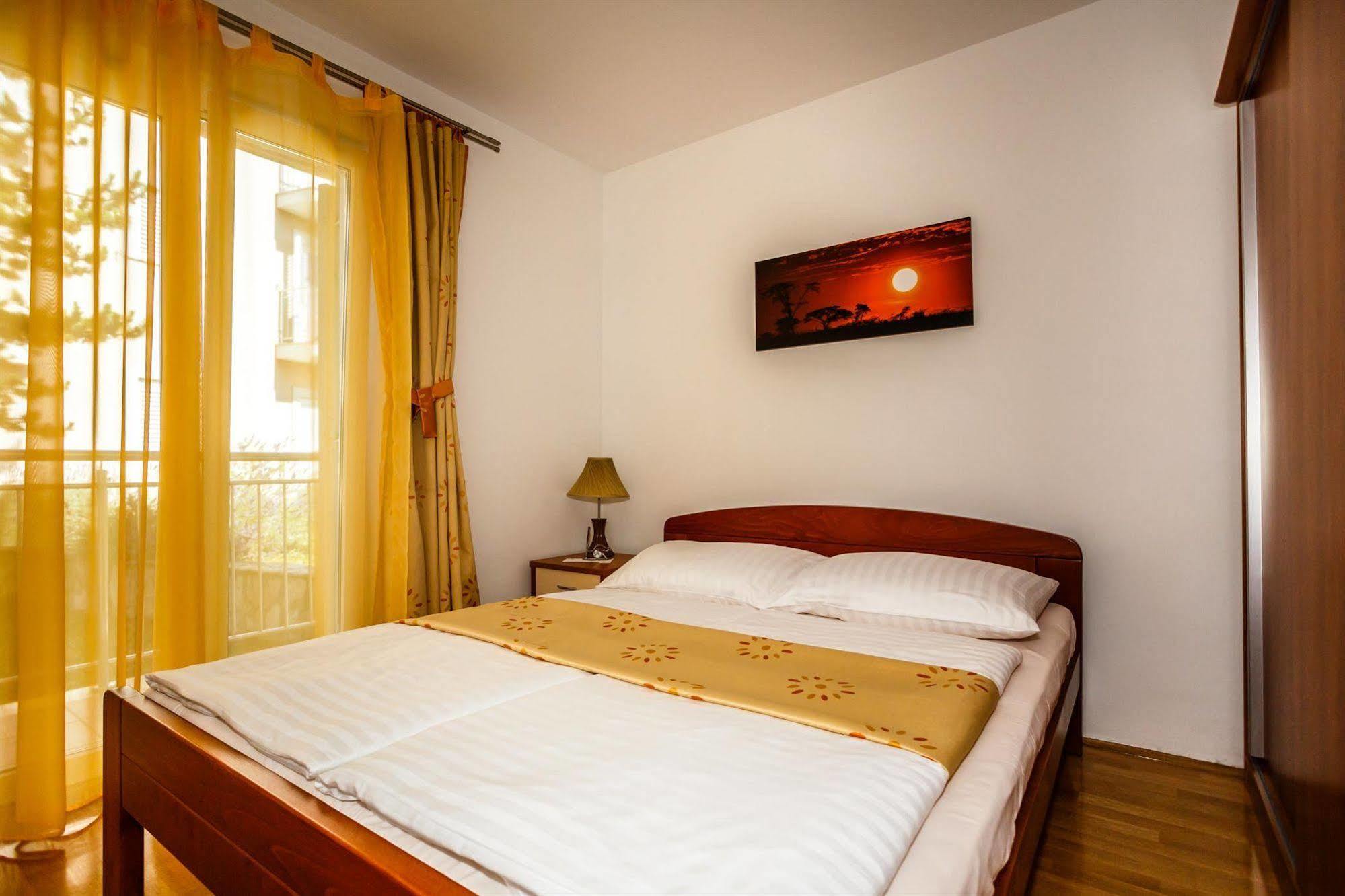 Apartments Mare&Mons Deluxe Malinska Exterior foto