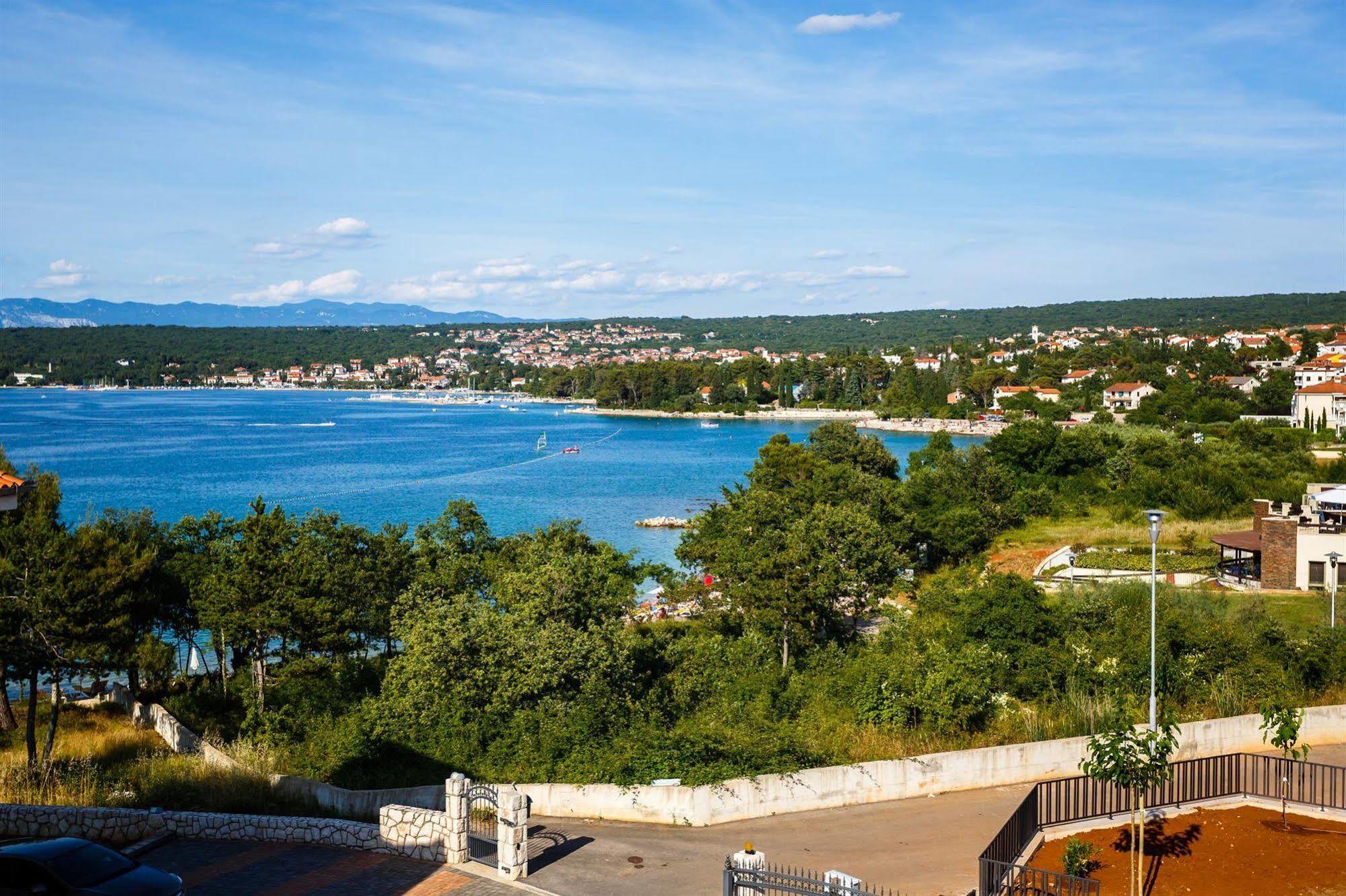 Apartments Mare&Mons Deluxe Malinska Exterior foto